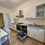 Apartman Trilocale Elegante A Centro *