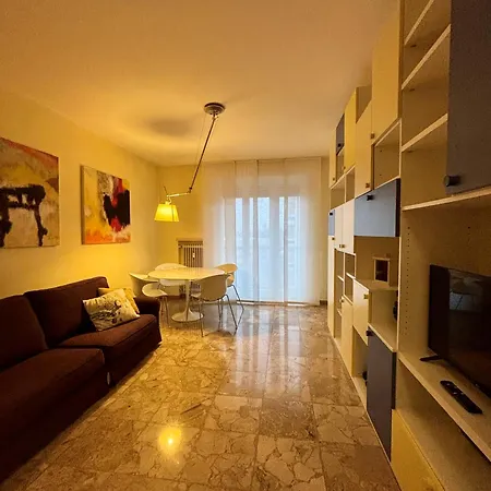 Trilocale Elegante A Centro 아파트 우디네