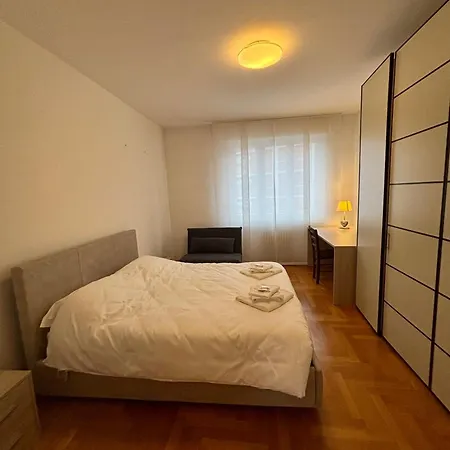 Lägenhet Trilocale Elegante A Centro Udine