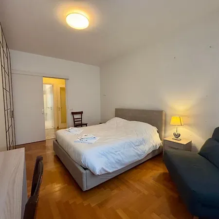 Trilocale Elegante A Centro * 우디네