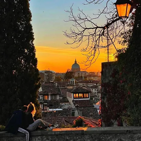 Trilocale Elegante A Centro