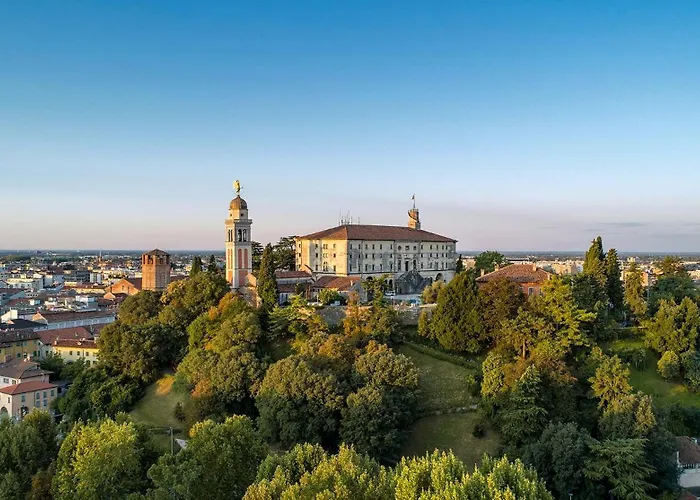 Trilocale Elegante A Centro